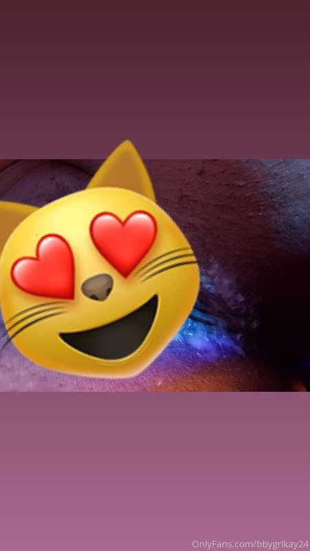 Go unlock my post to see the full thing 🐱🍦