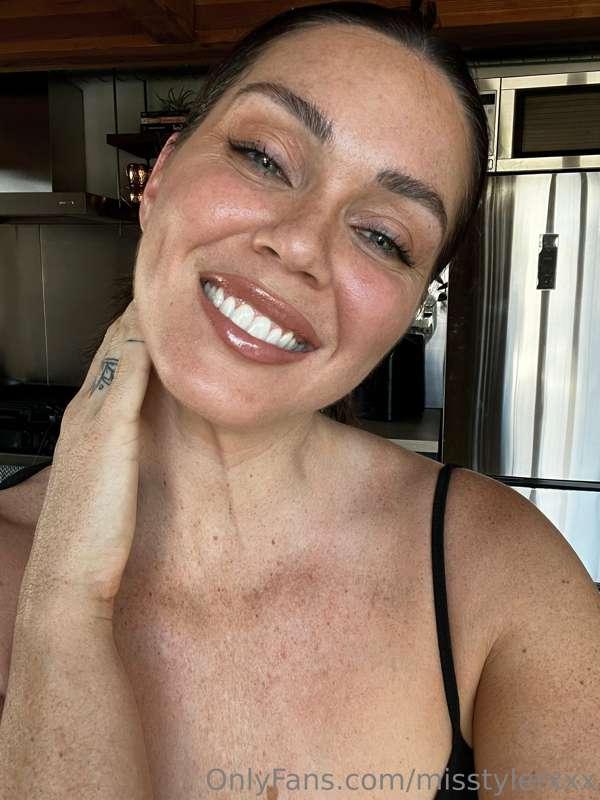 Wish u a happy day babe 💕 dm me now and let's make it better