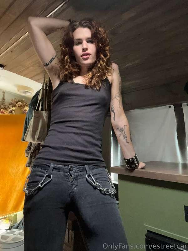 the chains are handles for when i’ve got you on your knees 💕