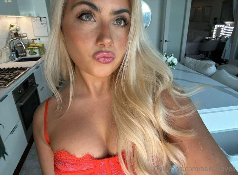 What do you think of my new top babes? Xx