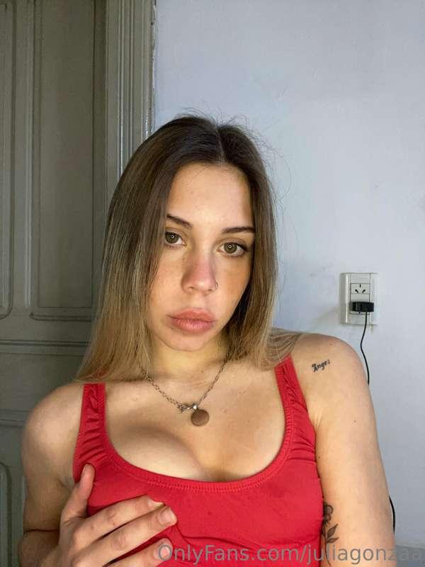 Wanna see an unclothed version? ¿Quieres ver una version sin..