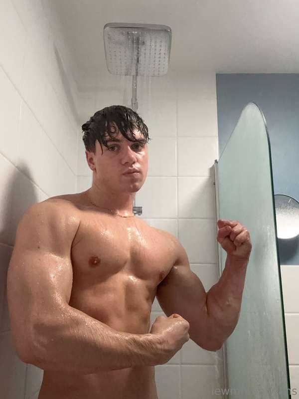 Bury your face in my wet chest and armpits 