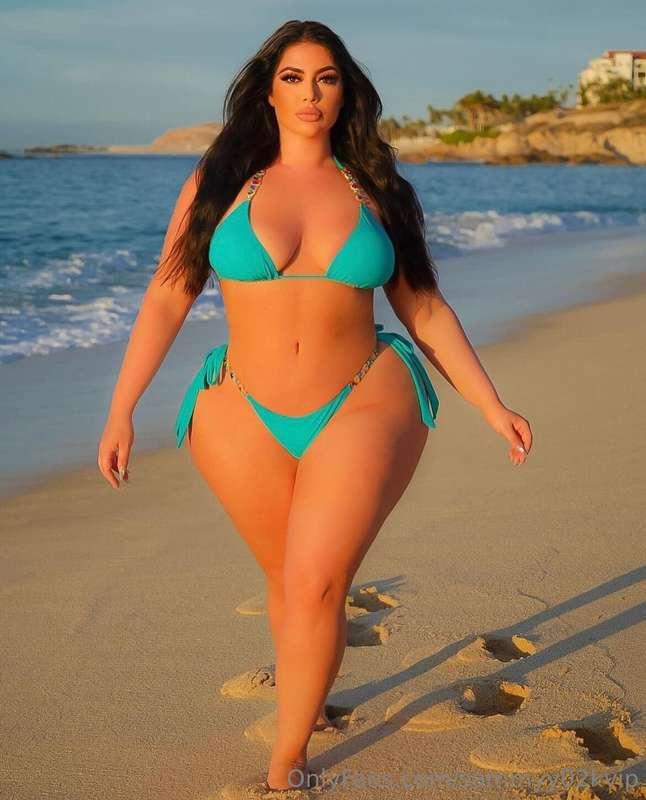 Long walks on the beach >>