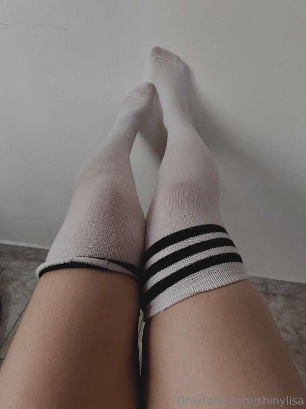 I really like this type of socks :3 I would wear them more o..