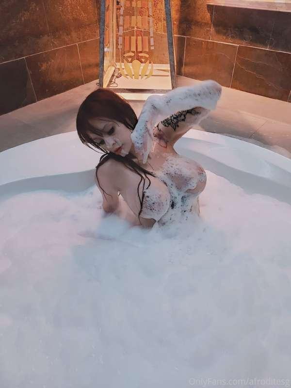 Hecha de espuma 🐚🌬
Espero que les guste esté set very very w..