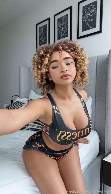 kiarapeachy image #3