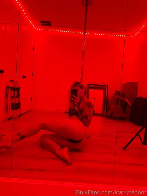 New pole studio set up in my house 🔥 🌶️you know what that me..