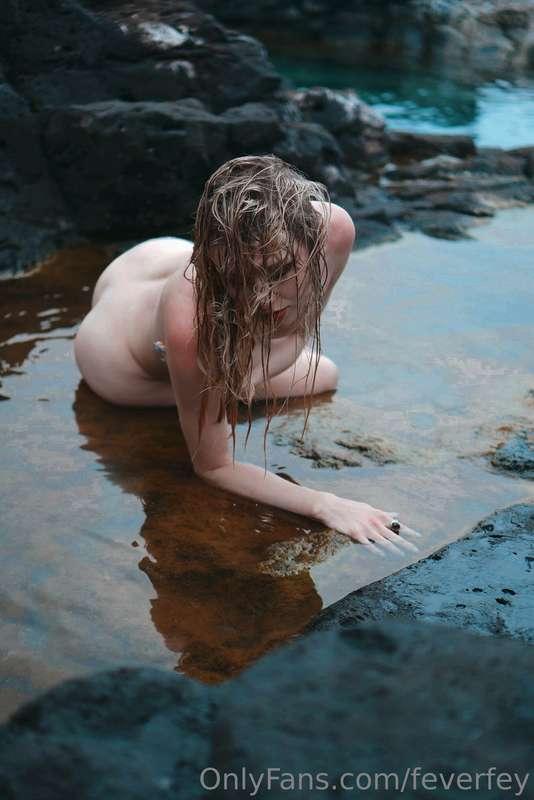 there is nothing more liberating than being naked outside.. ..