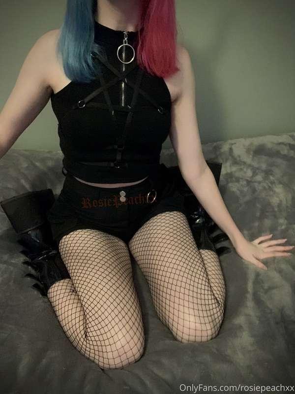 rosiepeachxx image #2