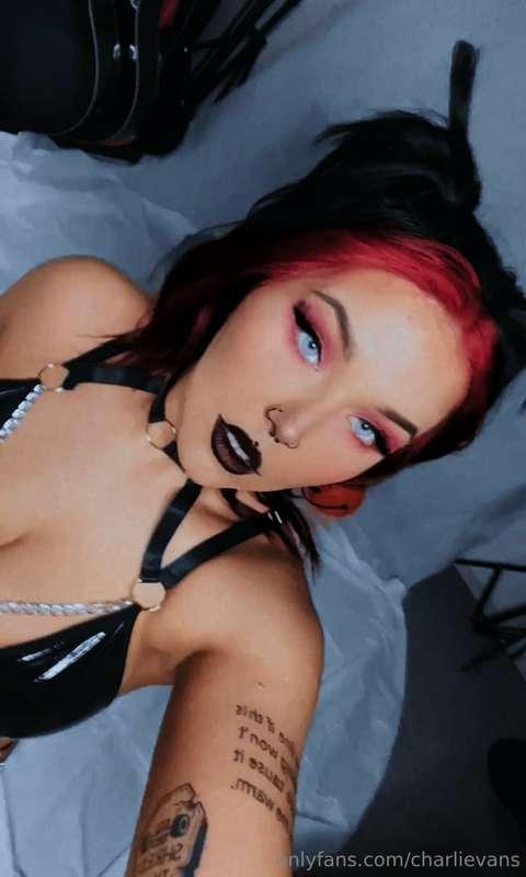 who likes my eyes??