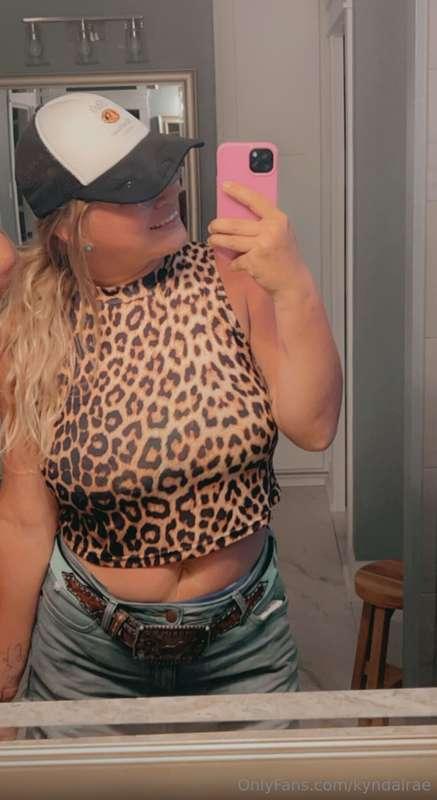 Do MILFs turn you on?? 