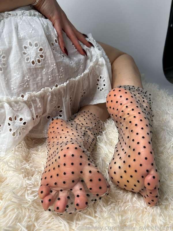 emily_sweet_feet image #8