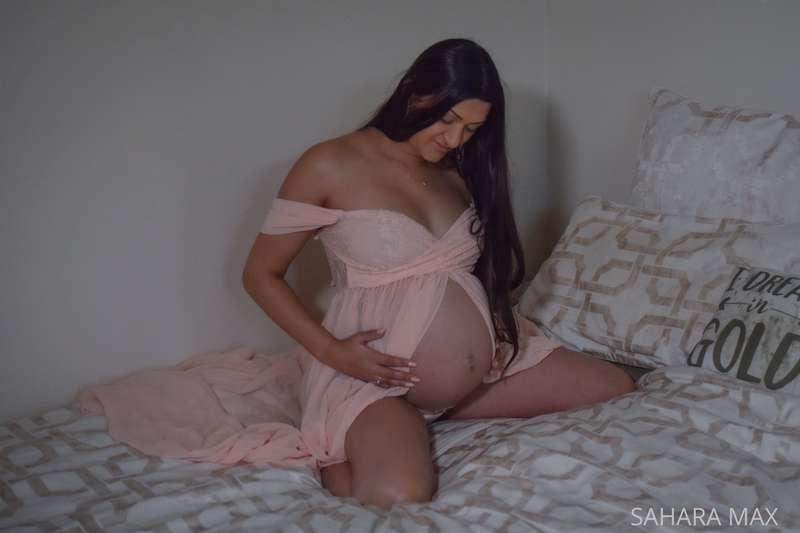 Latest pic's from my recent Maternity Shoot. Which one is yo..