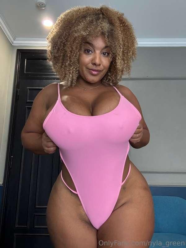 Here to make your day a whole lot hotter 🔥
