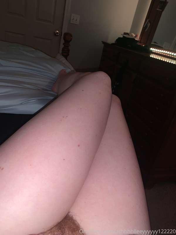 Nothing better than freshly shaved legs and a cute bush 😘. G..