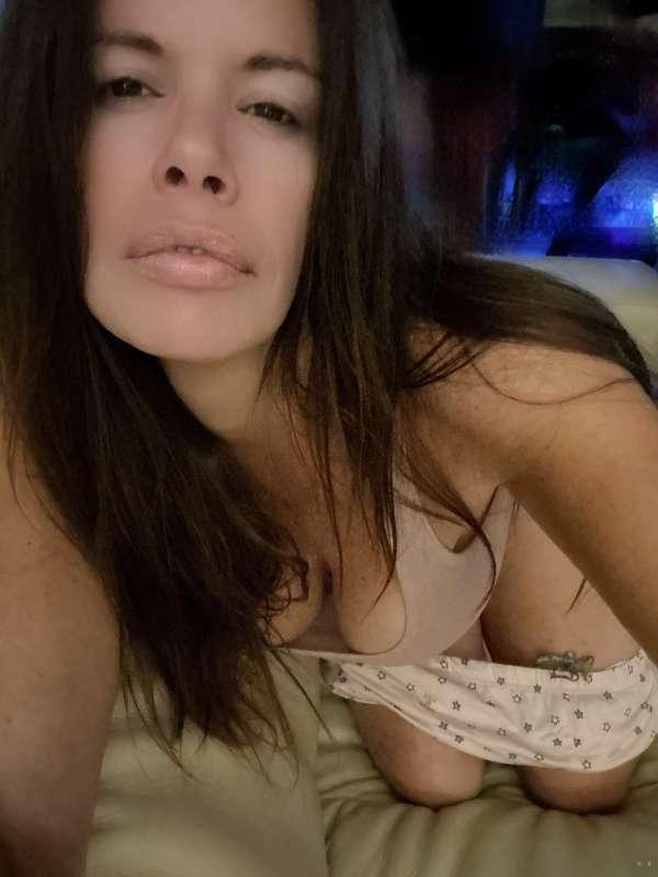 Changed my mind and called my f*** buddy 💦😏 He just left…. I..