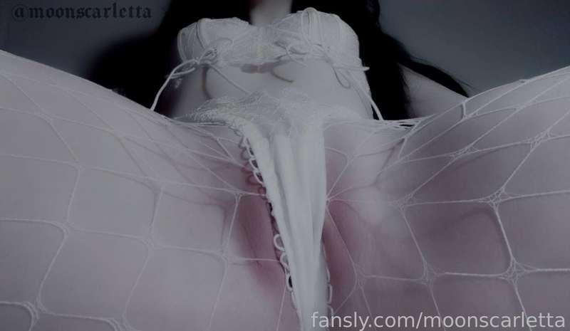 moonscarletta image #2