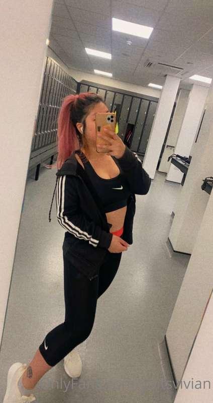 Friday is here! 
What are you up to this weekend 💋💖