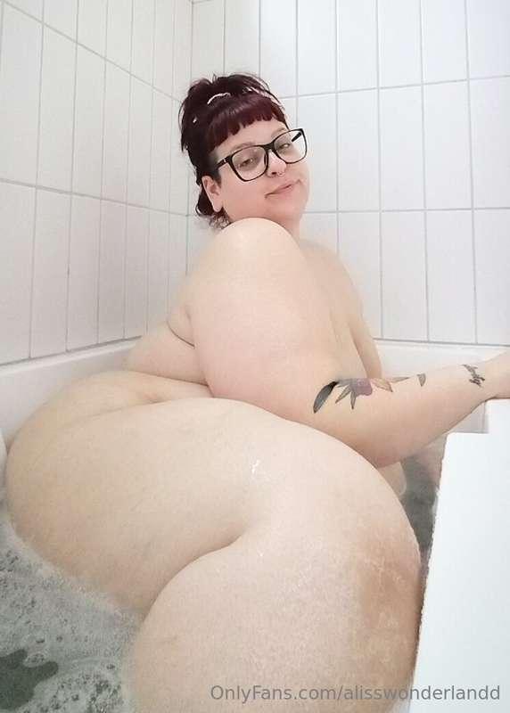 🛁🚿 Let's have fun together ! Join me 😈  Slide ➡️ to see me s..