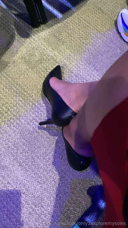 🥰 I love a cute pair of black pumps