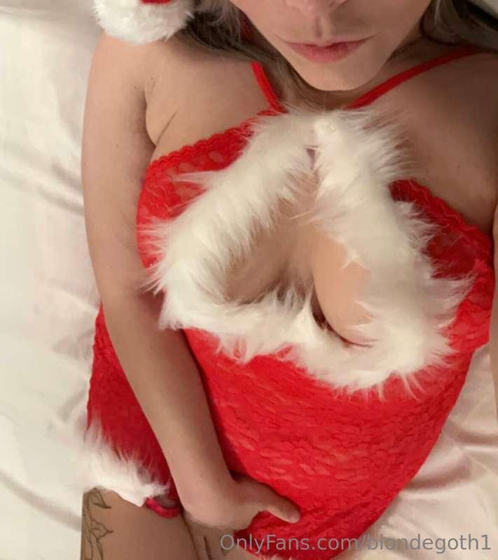 Ohh Santa   Make sure to check you messages to see the unedi..