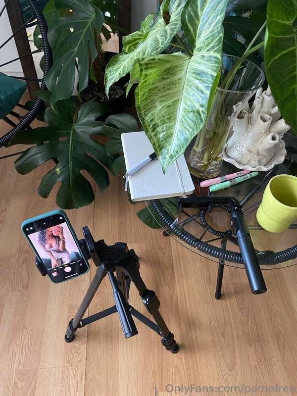 In the mood for a video call? Dm me 😘