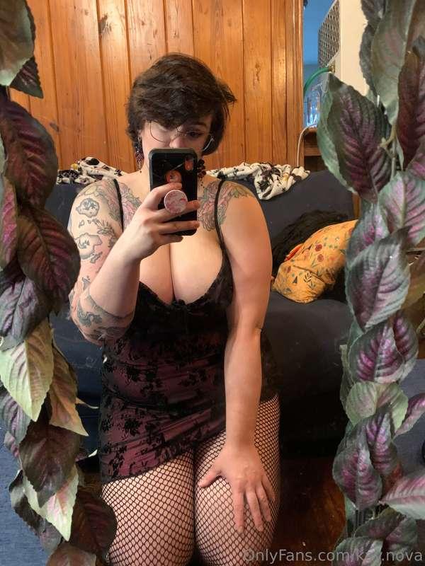 Where are you taking me for our date? Just don’t keep me wai..