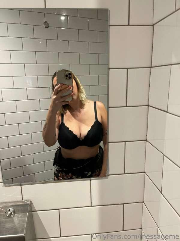 Public😋