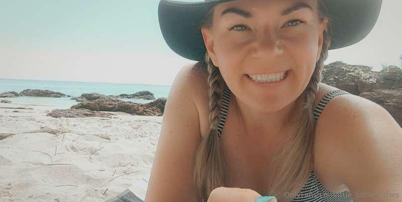 ittie_bittie_titties image #1