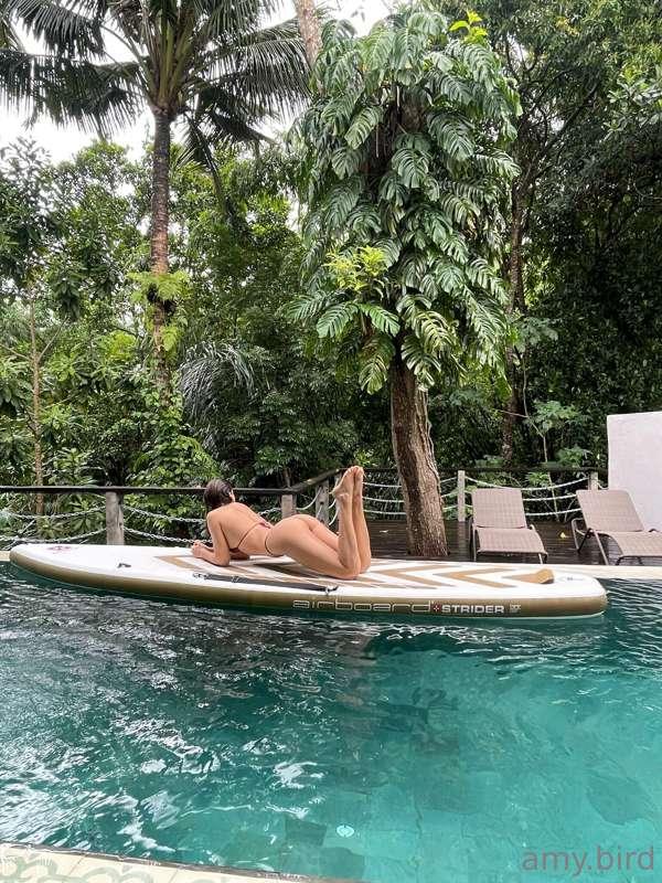 Pretty kitty chilling 🤭💦