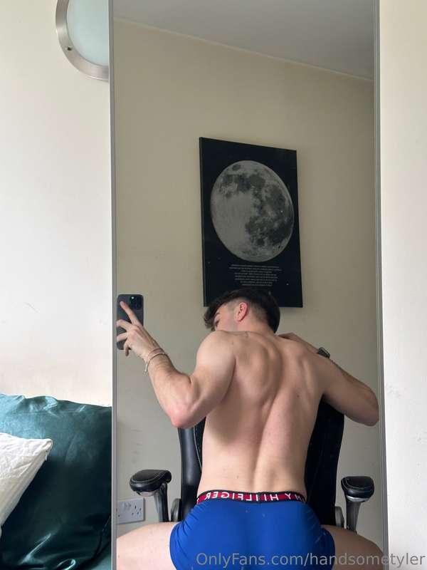 wanna play with my ass 😉