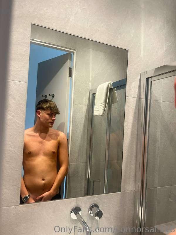 Have 3 of me 🌶 message me if you wanna see me in the shower ..