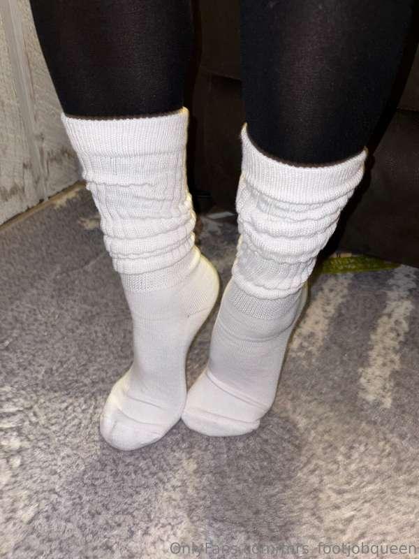 mrs_footjobqueen image #4