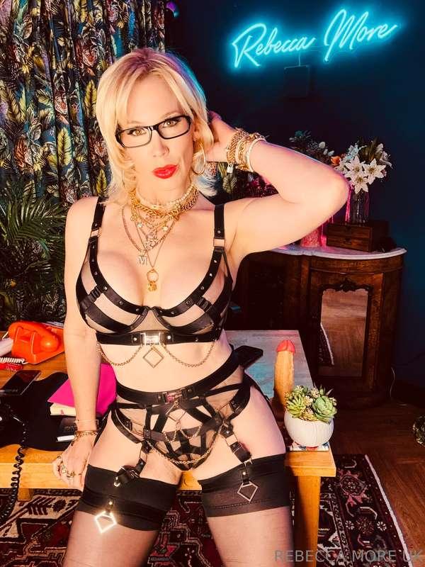 Playdate? I come with extra fun 😘
