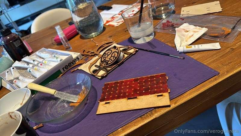 This week I painting + building Bilbo’s little house from Lo..