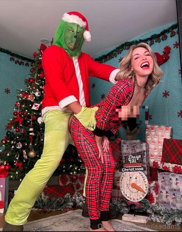 Did you see The Grinch get some ass? 😘🍑