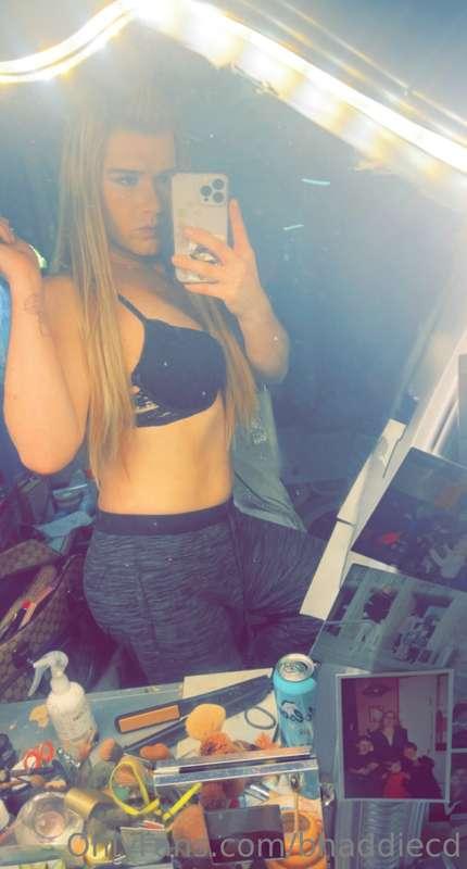 Shawty know she bad 😈🥵