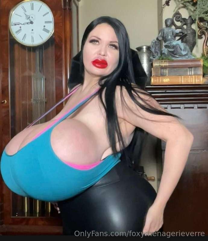 Here's another "sneak peek" at my new topless video, SUPER X..