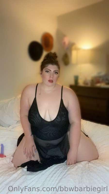 Check out this shoot! I feel like a million bucks in this ou..