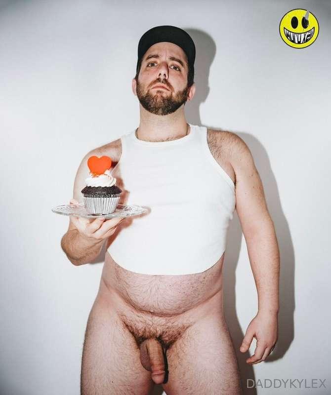 Happy Valentine’s Day pups. Daddy luh yew. 