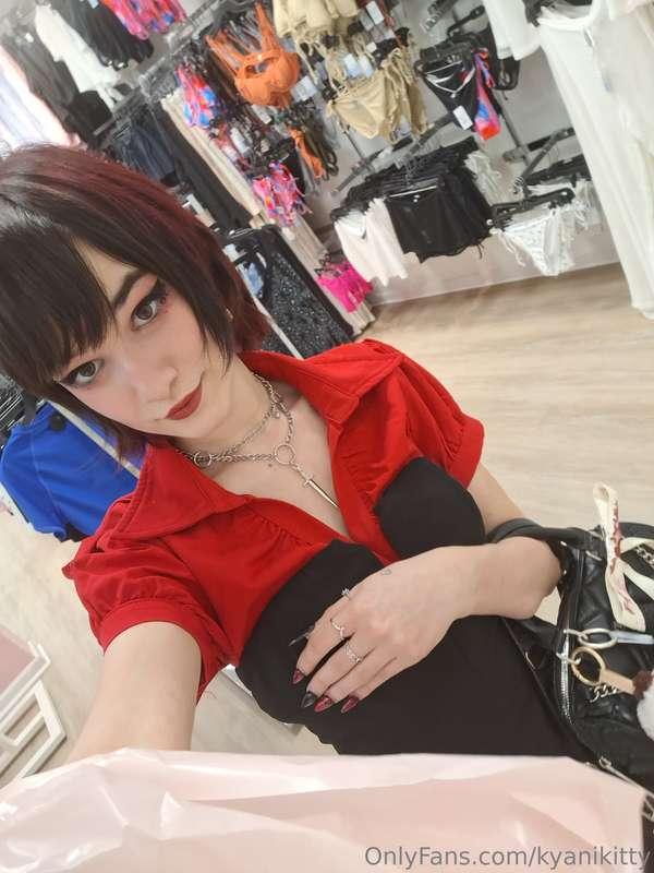 I feel like a little office woman in this outfit🥵💋