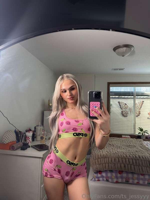 Happy St. Patrick’s day! ☘️ are you feeling lucky? 😉