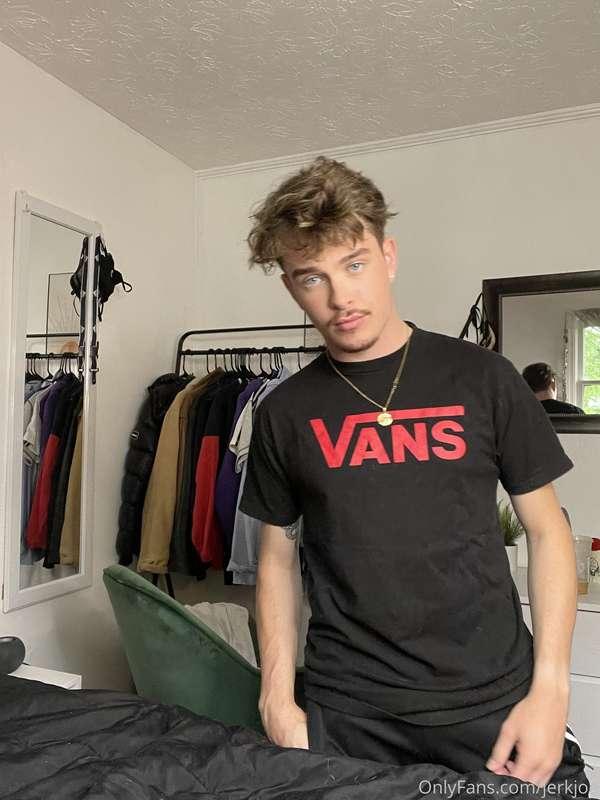 yes my ass is little, and what about it 🥸