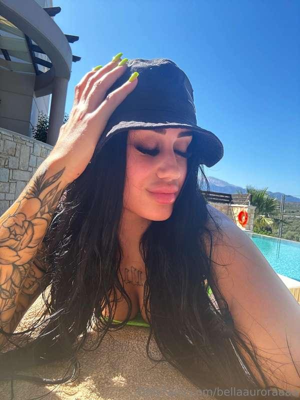I get hotter and louder when I'm in tan mode. 🌞🔥😉 Are you ex..