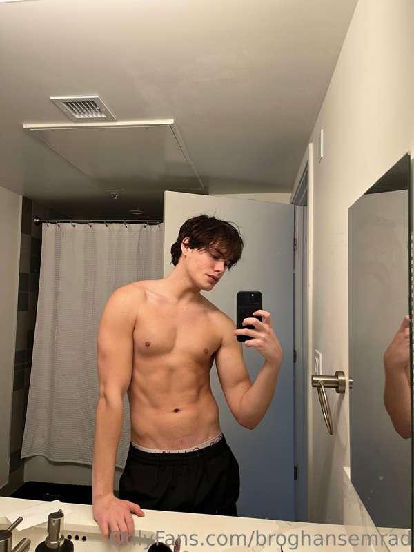 Who wants to join me🚿?