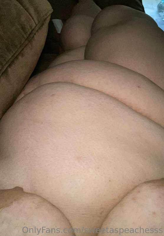 Touch all of my giant body, feel my soft skin and how the fa..