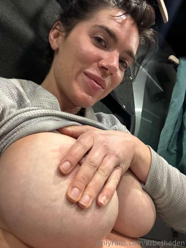 Lil nip slip… did you zoom? 🫣