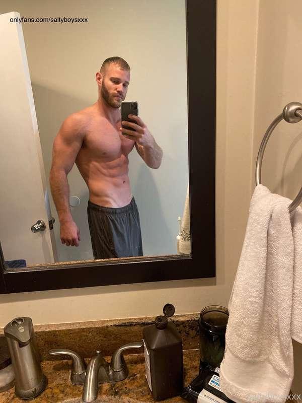 Gmorning. Bryce just sent me some more pics... ugh 2 more da..