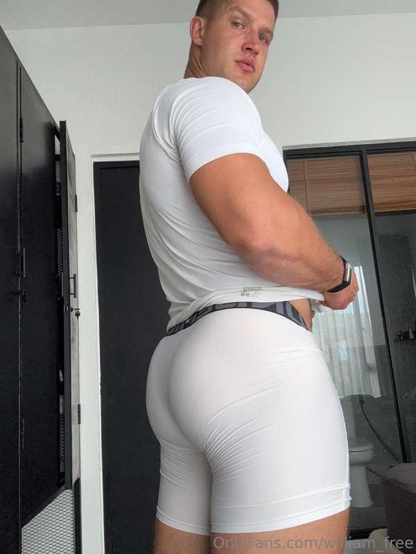 Tell me how much you love this view 😈