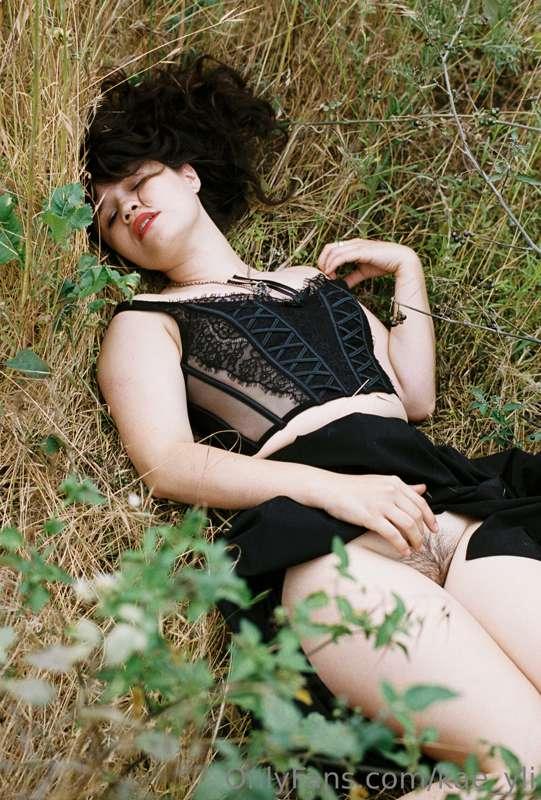 honestly this grass was pretty comfortable once i found my p..